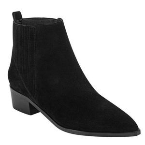 Marc Fisher Mlyommi Suede Bootie, size 6